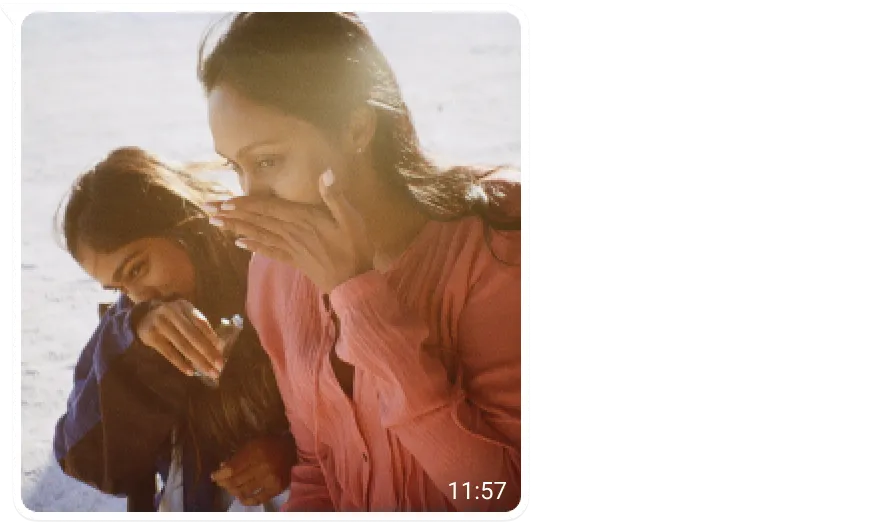 透過 WhatsApp 傳送的母女圖片，附帶時戳